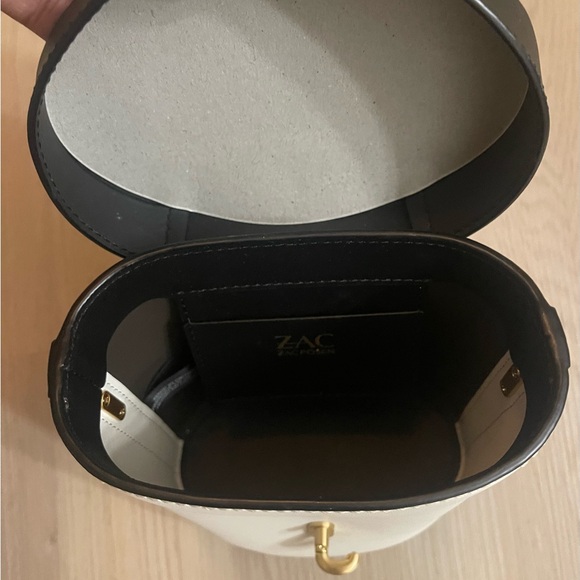 Zac Posen Cream/Navy Chain Refined Bucket bag - Picture 4 of 5